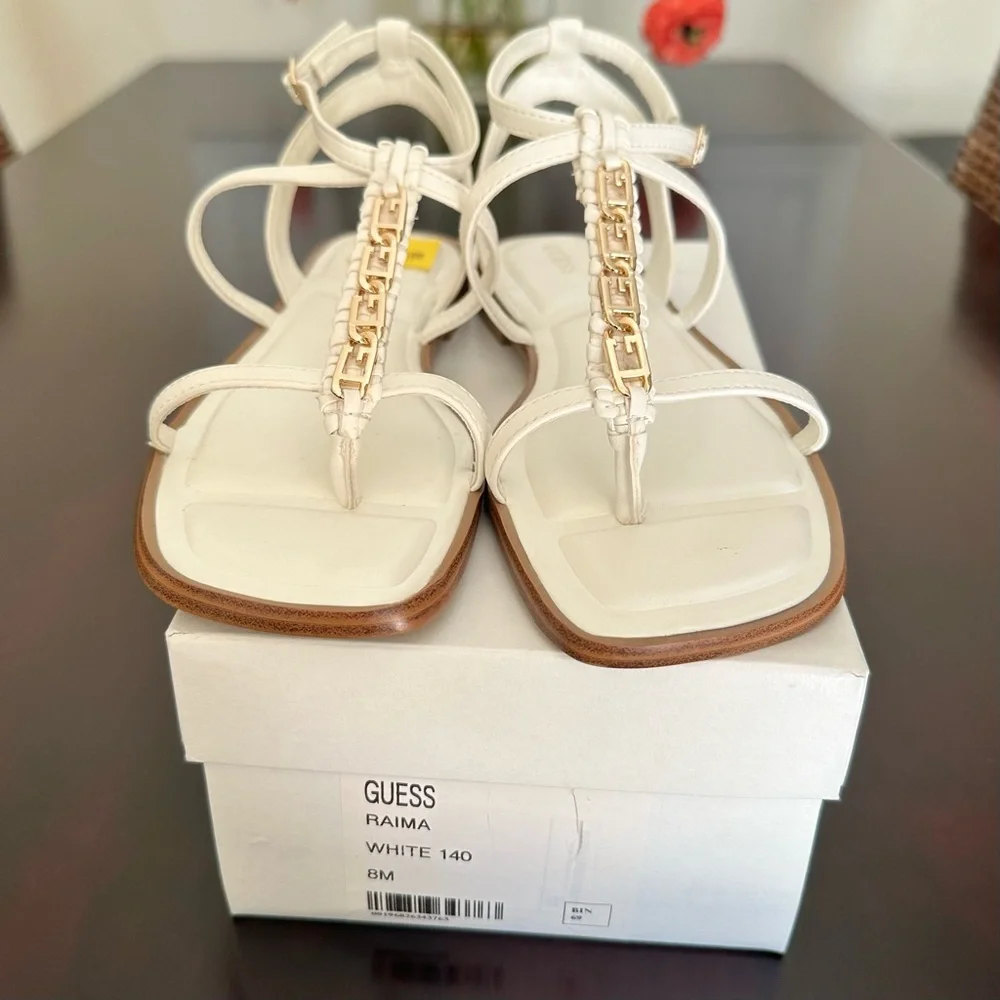 GUESS Women's Raima Branded T-Strap Flat Sandals size 8 - Picture 6 of 8